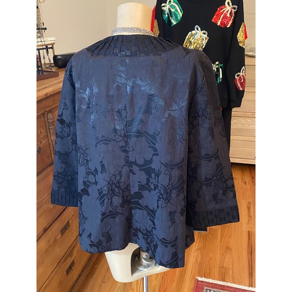 Chico's‎ Black Floral Jacquard Pleated Neck 3/4 Sleeve Jacket Blazer Size 3 - Picture 11 of 14
